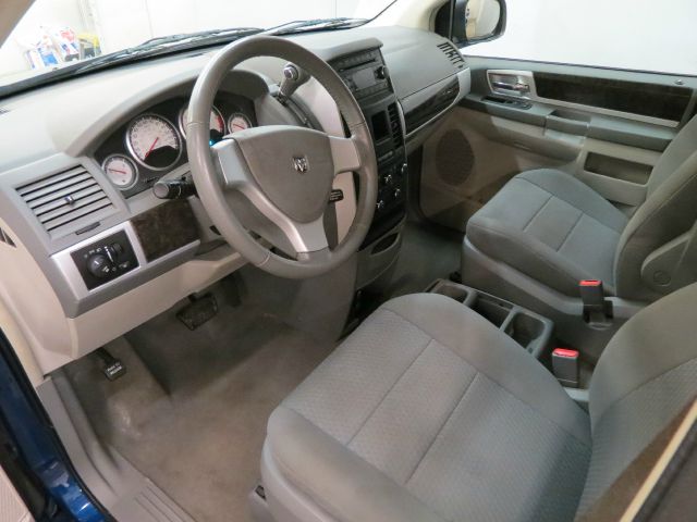 Dodge Grand Caravan 2010 photo 3