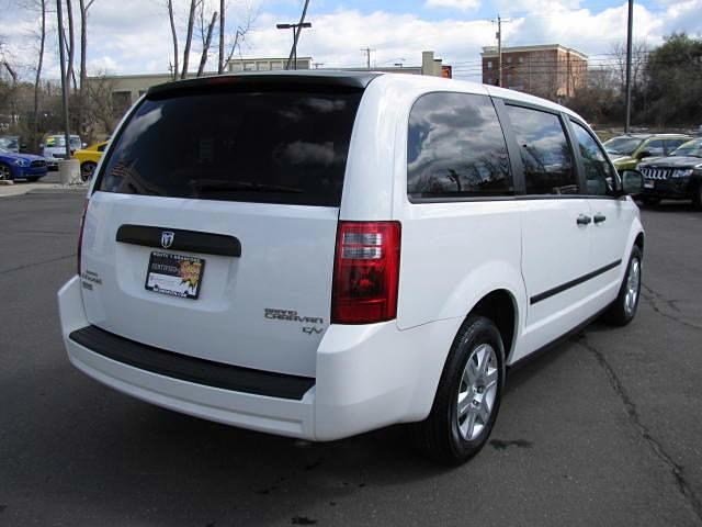 Dodge Grand Caravan 2010 photo 1