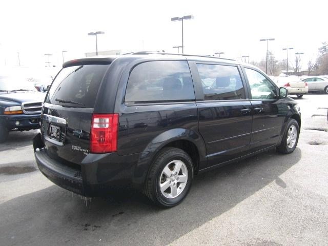 Dodge Grand Caravan 2010 photo 2