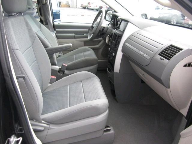 Dodge Grand Caravan 2010 photo 4