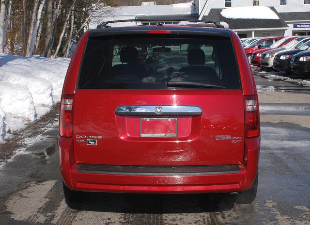 Dodge Grand Caravan 2010 photo 1