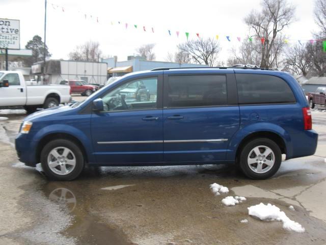 Dodge Grand Caravan 2010 photo 1