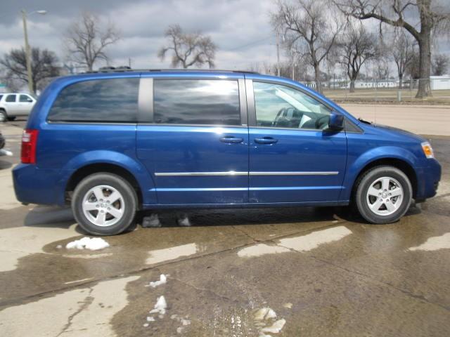 Dodge Grand Caravan 2010 photo 2