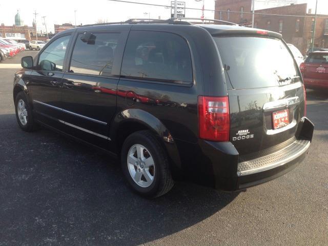 Dodge Grand Caravan 2010 photo 1
