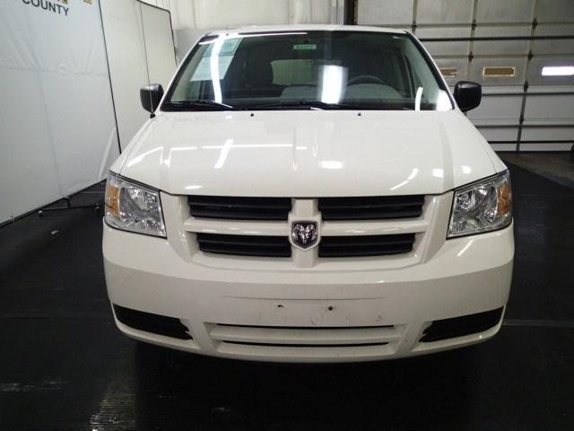 Dodge Grand Caravan 2010 photo 3
