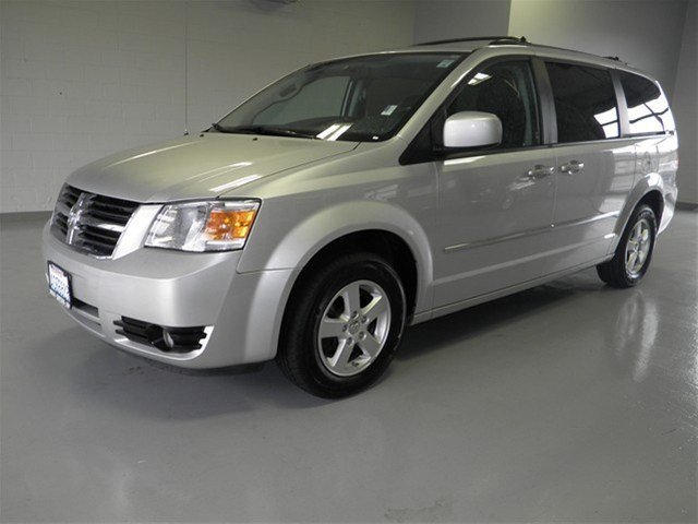 Dodge Grand Caravan 2010 photo 3