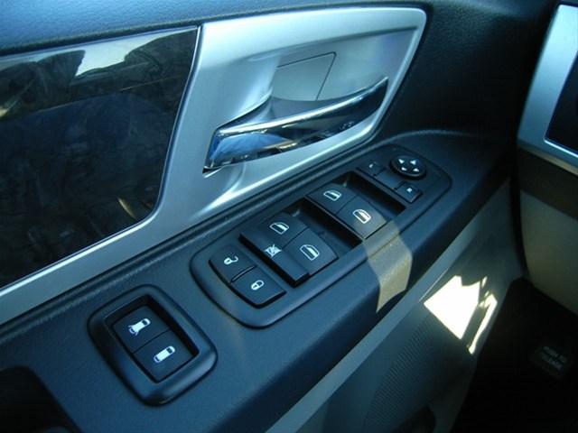 Dodge Grand Caravan 2010 photo 4