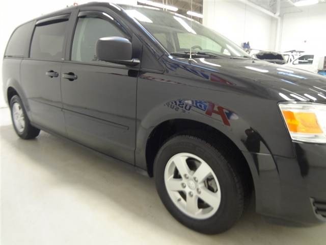 Dodge Grand Caravan 2010 photo 1