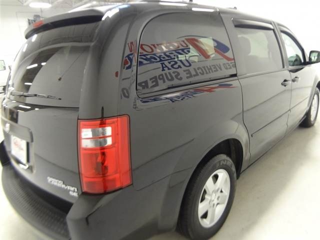 Dodge Grand Caravan 2010 photo 3