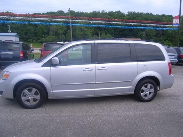 Dodge Grand Caravan 2010 photo 1