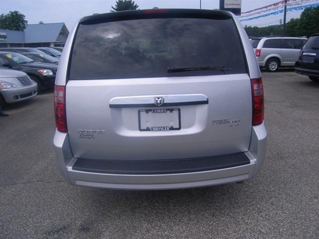 Dodge Grand Caravan 2010 photo 3