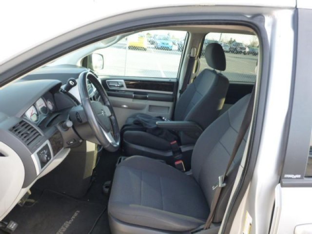 Dodge Grand Caravan 2010 photo 1