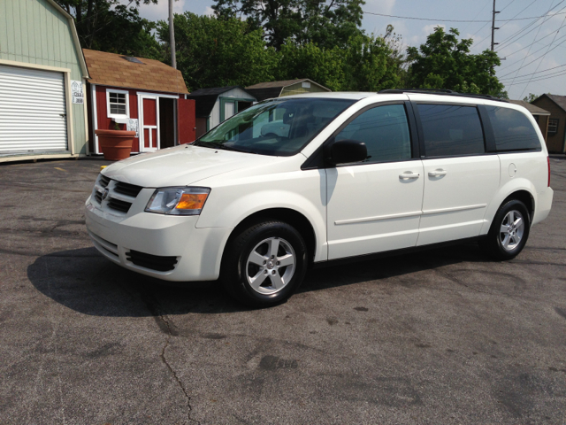 Dodge Grand Caravan 4DR FWD GLS 2.7 MiniVan