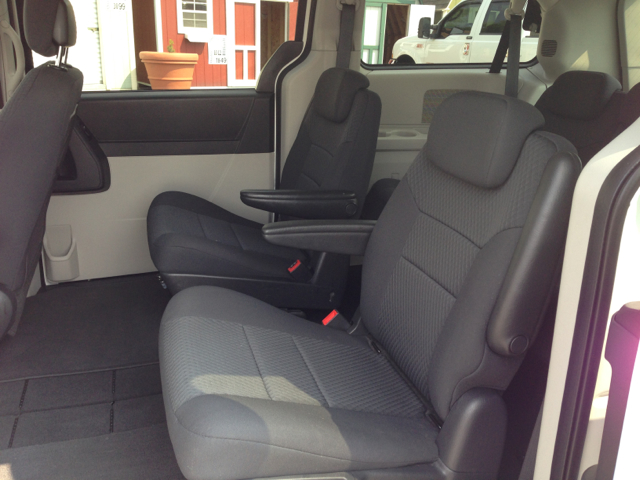 Dodge Grand Caravan 2010 photo 3