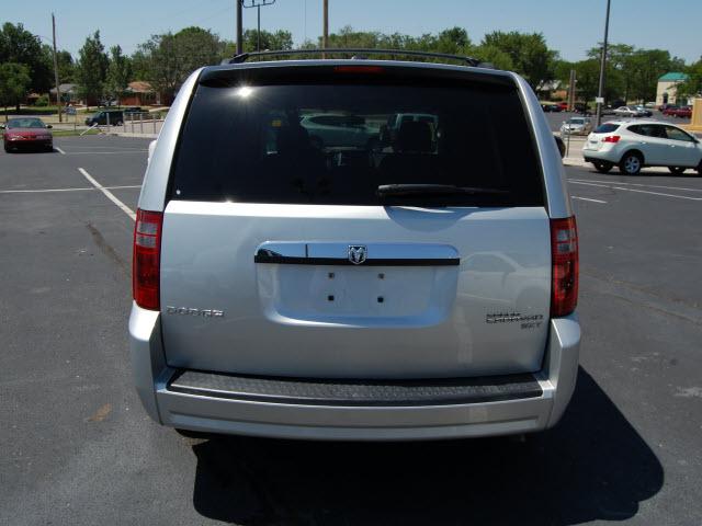 Dodge Grand Caravan 2010 photo 3