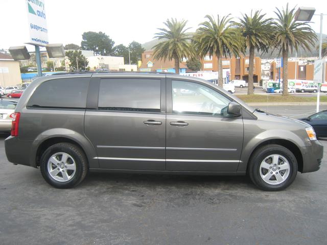 Dodge Grand Caravan 2010 photo 3