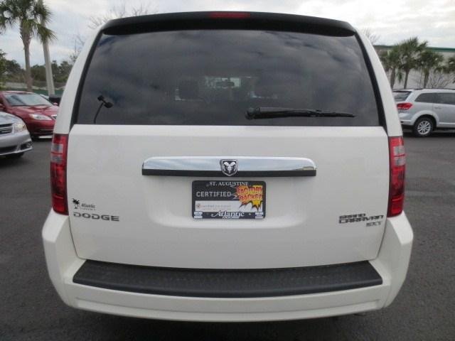 Dodge Grand Caravan 2010 photo 5
