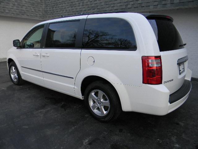 Dodge Grand Caravan 2010 photo 1
