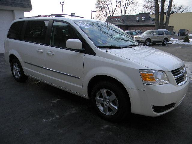 Dodge Grand Caravan 2010 photo 3