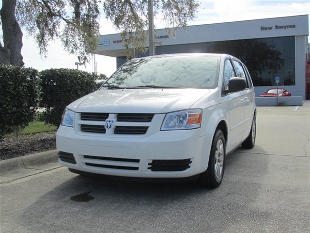Dodge Grand Caravan 2010 photo 2