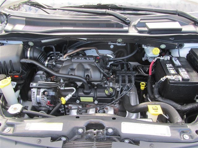 Dodge Grand Caravan 2010 photo 3