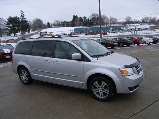 Dodge Grand Caravan 2010 photo 2