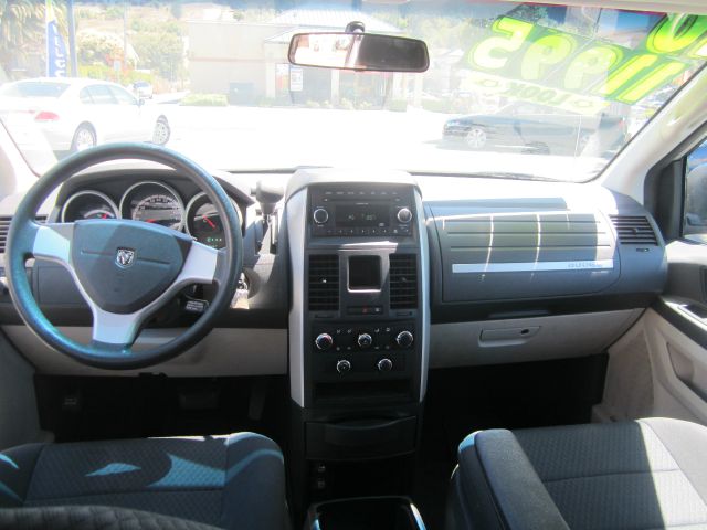 Dodge Grand Caravan 2010 photo 4