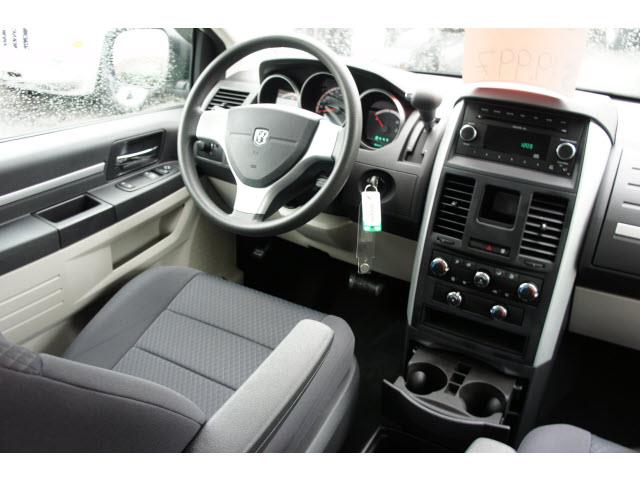 Dodge Grand Caravan 2010 photo 11