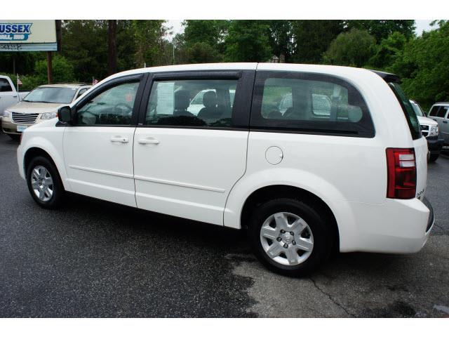 Dodge Grand Caravan 2010 photo 3
