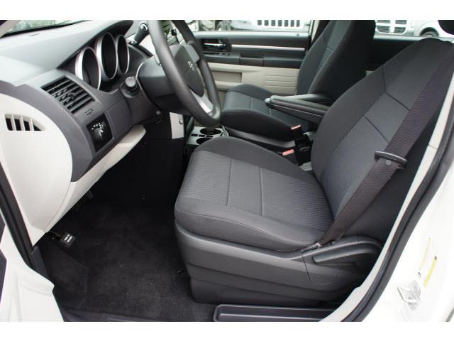 Dodge Grand Caravan 2010 photo 9