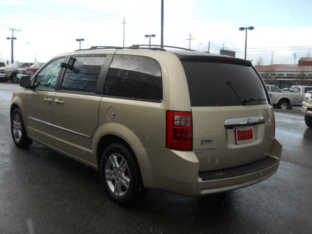 Dodge Grand Caravan 2010 photo 2