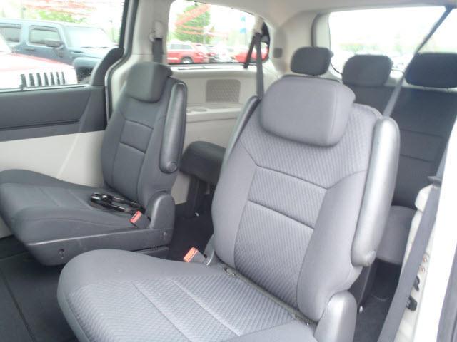 Dodge Grand Caravan 2010 photo 4
