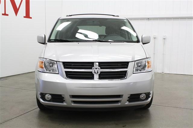 Dodge Grand Caravan 2010 photo 1