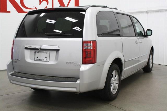 Dodge Grand Caravan 2010 photo 3