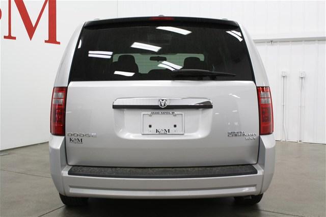Dodge Grand Caravan 2010 photo 4