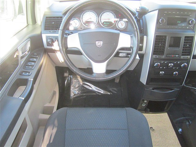 Dodge Grand Caravan 2010 photo 4
