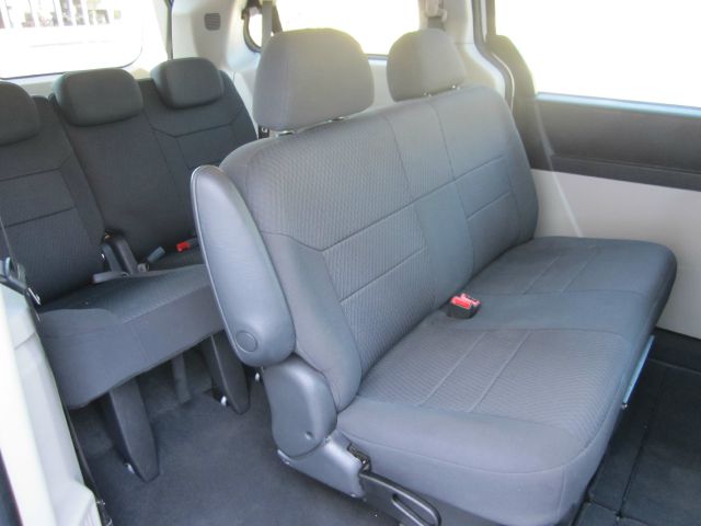 Dodge Grand Caravan 2010 photo 17