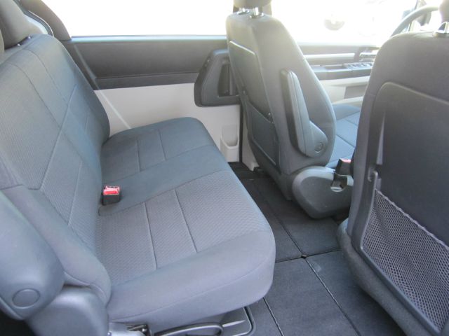 Dodge Grand Caravan 2010 photo 4