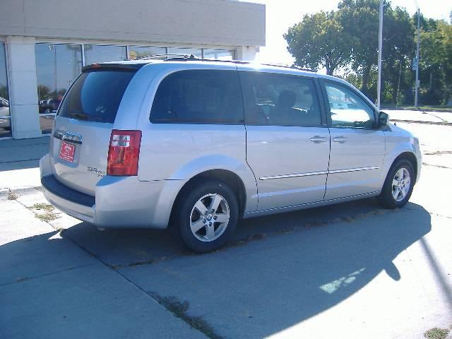 Dodge Grand Caravan 2010 photo 2