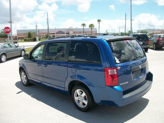 Dodge Grand Caravan 4DR FWD GLS 2.7 MiniVan