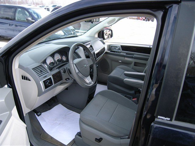 Dodge Grand Caravan 2010 photo 1