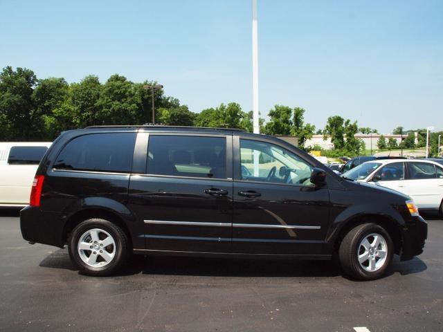 Dodge Grand Caravan 2010 photo 1