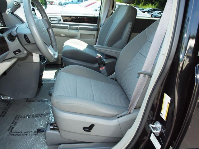 Dodge Grand Caravan 2010 photo 4