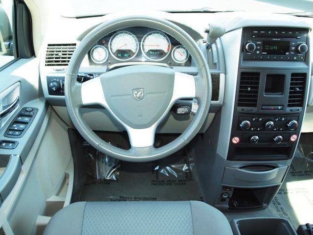 Dodge Grand Caravan 2010 photo 5