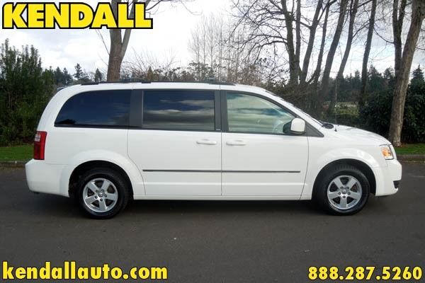 Dodge Grand Caravan 2010 photo 3