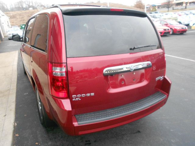 Dodge Grand Caravan 2010 photo 1