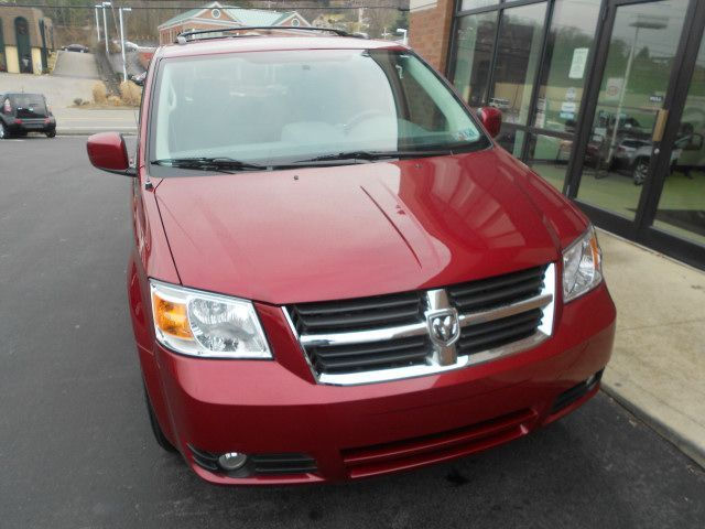 Dodge Grand Caravan 2010 photo 2