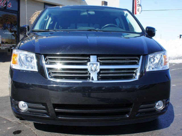 Dodge Grand Caravan 2010 photo 3