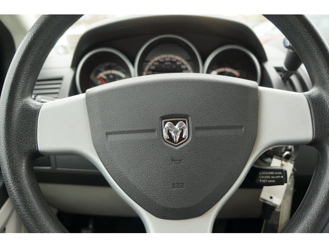 Dodge Grand Caravan 2010 photo 3