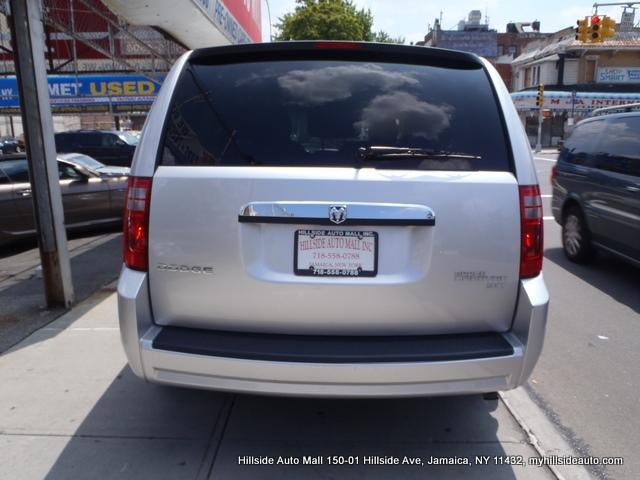 Dodge Grand Caravan 2010 photo 4